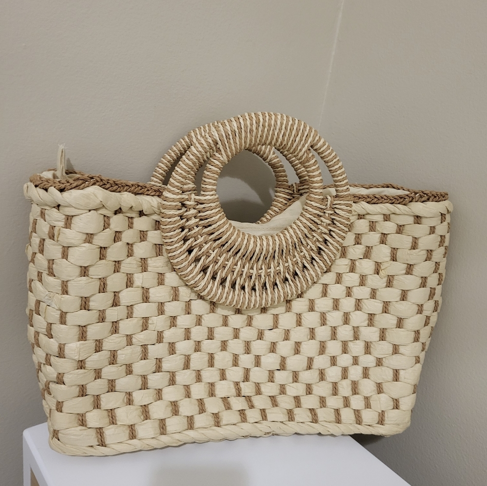 Wowen straw Beach purse
